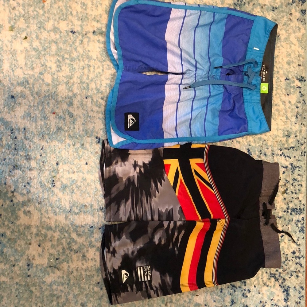 Boys Quiksilver boardshorts lot